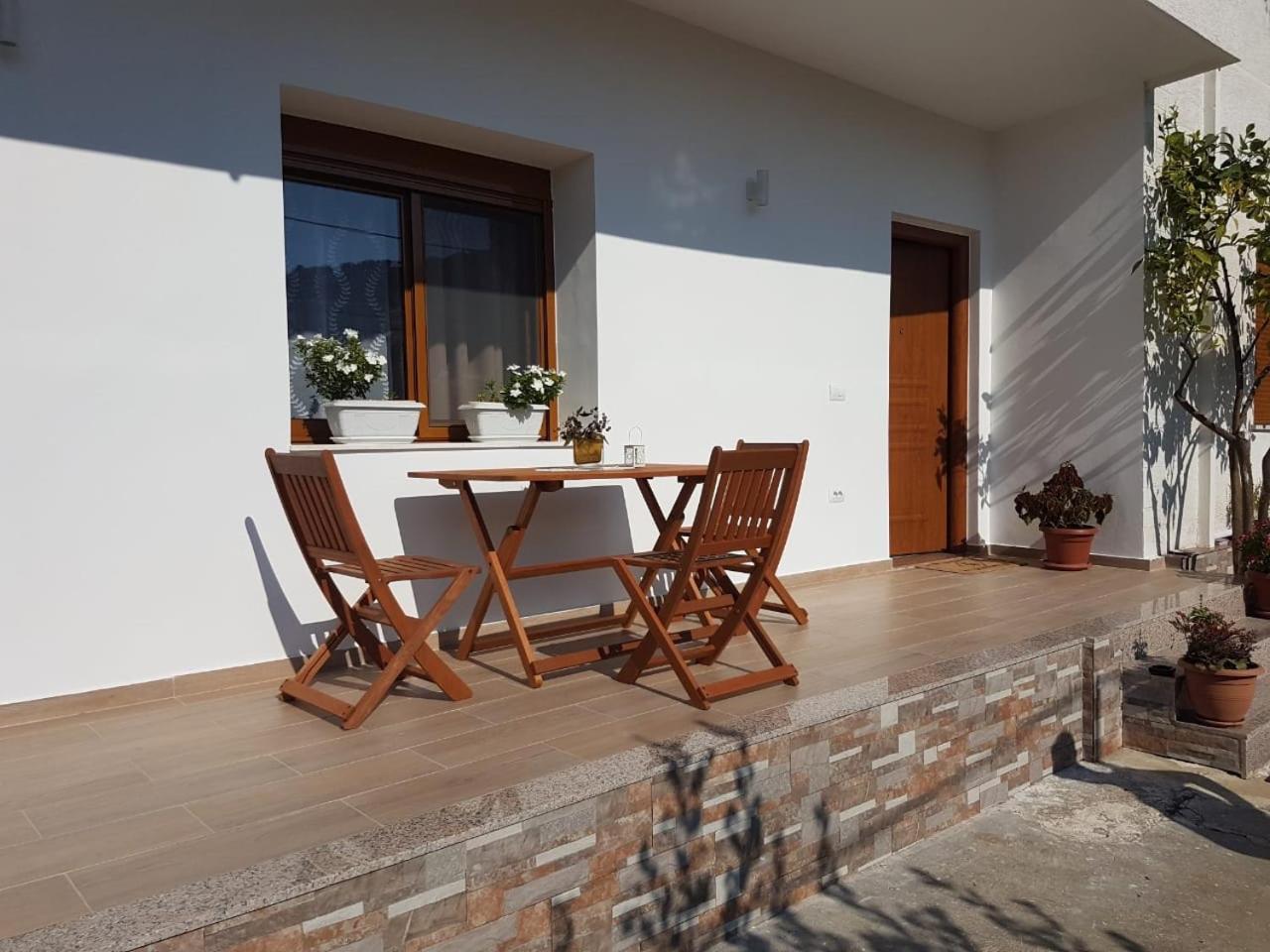 Appartamento Vila Alikaj Sarandë Esterno foto